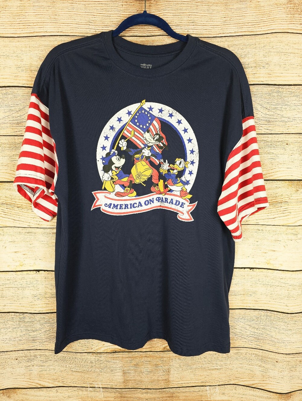 Walt Disney Vault America On Parade Patriotic Mickey Mouse Tshirt Men's Size Med